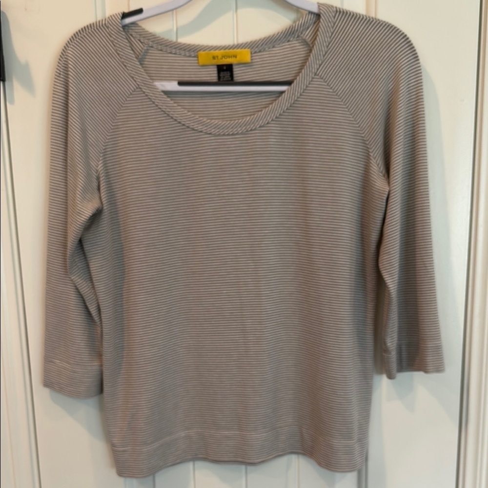 St. John Gray Crew Neck Sweater Minimalist Design